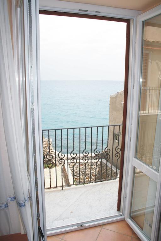 Gaia Holidays Apartments Cefalu Room photo